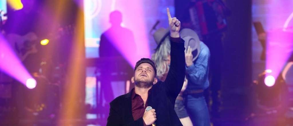 Cantor sertanejo Renan Ribeiro não resistiu aos ferimentos após colidir contra carreta (Foto: Portal25horas)